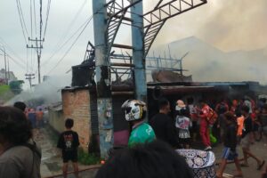 Lagi-lagi si jago merah mengamuk