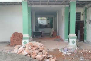 CV Gerbang Konstruksi Diduga Abaikan K3 Serta Disinyalir Bekerja Tanpa Papan Proyek Pada Pekerjaan Rehab Gedung B Kanwil Kemenag Sultra