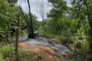 Subdit IV Tipidter Polda Sumsel Menertibkan Sumur Minyak illegal Di Kab. Muba.