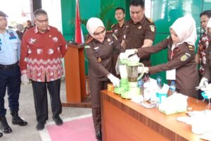 Kejari Inhil Musnahkan Barang Bukti Tindak Kejahatan