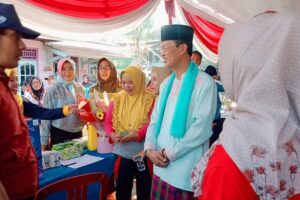 Walikota palembang harnojoyo pimpin langsung kegitan gotong royong di kelurahan keramasan