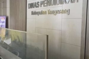 Miris dan prihatin!! SMP N 1 Jayanti kabupaten Tangerang Di duga Lakukan Praktek Jual Beli Buku LKS melalui link khusus.