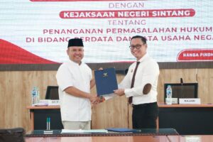 Pemerintah Kabupaten Melawi dan Kejaksaan Negeri Sintang melaksanakan penandatanganan Nota Kesepakatan (MoU) tentang penanganan permasalahan hukum
