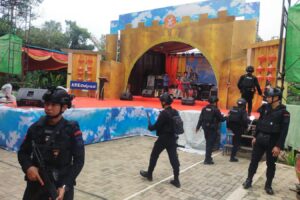 Memberikan Rasa Aman Dalam Beribadah, Brimob Kalbar Sterilisasi Klenteng Thai Shin Ja