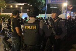 SATGAS PREVENTIF DALAM OPERASI MANTAP BRATA POLRES SINGKAWANG LAKUKAN KEGIATAN PATROLI