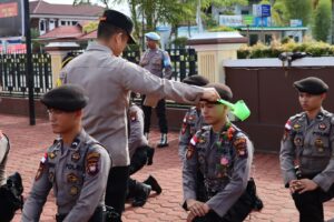 Kapolres Kapuas Hulu Pimpin Upacara Tradisi Penyambutan Bintara Remaja Angkata 48