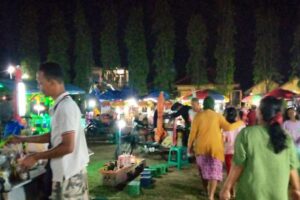 Menjajal Pasar Malam Di Desa Buntu