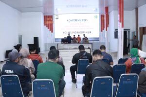 Polres Inhil Kejar Pengedar Narkotika Hingga ke Pematang Reba.