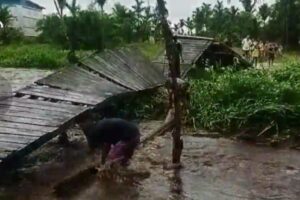 Dua Jembatan Warga Ambruk PT. GIN Diminta Bertanggung Jawab