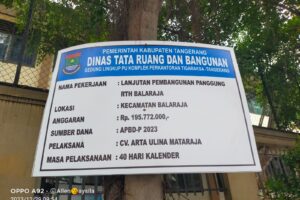 Lanjutan pembangunan panggung Ruang terbuka Hijau ( RTH ) balaraja menubruk aturan dinas terkait.aktivis senior angkat bicara