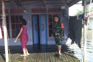 Banjir melanda 9 desa di wilayah Kecamatan Kuripan, Kabupaten Barito Kuala, Provinsi Kalimantan Selatan.