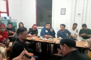 Organisasi Adat Dayak / Banjar dinyatakan Dayak dalam Rapat di Kafe Alung malam Jum’at