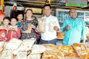 Bupati Simalungun Sambangi Pelaku UMKM kecamatan gunung Malela di Nagori Pamatang Asilum.