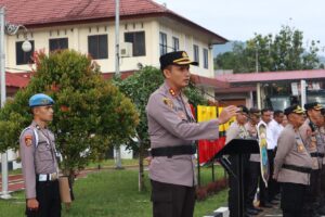 Kapolres Minahasa AKBP S. Sophian Sosialisasikan Sejarah Pahlawan KJP (P) M. Yassin San Polisi Istimewa Melalui Apel Pagi