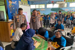 Menjelang Hari Bhayangkara Ke-78, Polres Pasuruan Gelar Bakti Sosial Dan Pengobatan Gratis Untuk Kaum Disabilitas