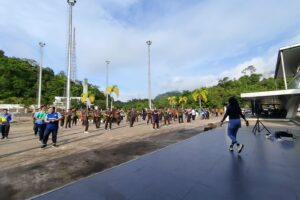 Satgas Pamtas RI-Malaysia Yonkav 12/BC Laksanakan Senam Pagi Bersama Masyarakat Perbatasan