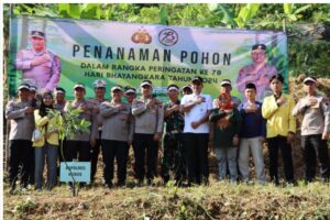 Hari Bhayangkara ke 78, Polres Kudus Gelar Penanaman 1.100 Pohon Berbagai Jenis