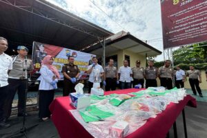 Polresta Banyuwangi Musnahkan BB Sabu 15 Paket