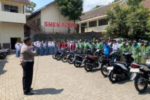 Selama Operasi Patuh Semeru 2024, Satlantas Polres Pasuruan Gencar Berikan Himbauan Keselamatan Berlalu Lintas
