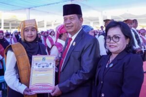 Bupati Simalungun Serahkan SK dan Melantik 1.175 Orang P3K