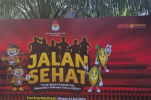 Jalan Sehat Dilakukan KPUD Kota Depok Jawa Barat Sosialisasi Pilkada Tahun 2024