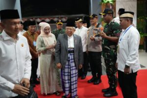 Kapolresta Tangerang Dampingi Wapres Dalam Acara Peresmian Kresek Menjadi Kampung Santri