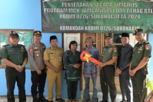 Dandim 0726/Sukoharjo Serahkan Kunci Hasil Renovasi RTLH di Desa Gedangan