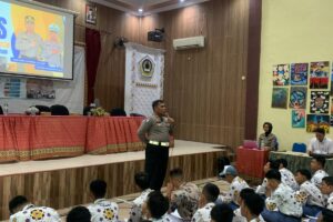 Wujudkan Sadar Berlalu Lintas, Satlantas Polres Pasuruan Sosialisasi Safety Riding Di Sekolah