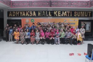 Sambut HBA Ke-64 dan HUT IAD XXIV, Kejati Sumut Gelar Baksos dan Santuni Purna Adhyaksa