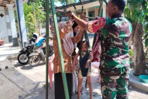 Peran Babinsa Ngadiwono Dalam Mendukung Kegiatan Posyandu