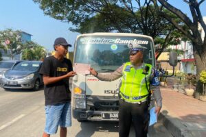 Satlantas Polres Cilegon laksanakan Ops Patuh maung 2024 di simpang PCI Kota Cilegon.