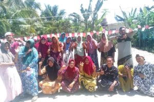 Desa Geruguh Gelar perlombaan Bapak Bapak Berbusana Persis Emak Emak