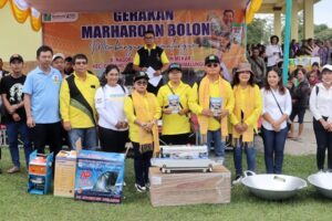 Giat Marharoan Bolon di Kecamatan Girsang Sipangan Bolon, Sekda Ajak Masyarakat Majukan Pariwisata Parapat Danau Toba