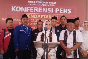 Maya – Jamrik Daftar Ke KPU Labuhanbatu Diarak Ribuan Pendukung.