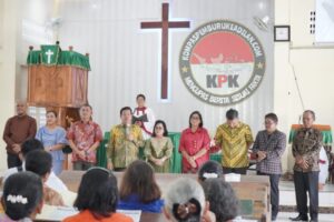 Lakukan Ibadah Minggu Di Gereja HKBP Perdagangan, Bupati Simalungun: “Kita Mau Kota Perdagangan ini Menjadi Kota Yang Bersih dan Indah