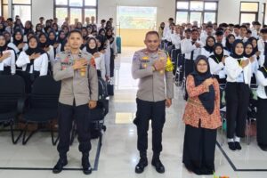 Melalui Penyuluhan, Satbinmas Polres Purbalingga Bangun Kararkter Mahasiswa Baru