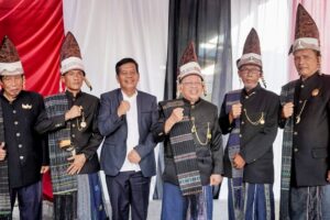 Bupati Simalungun Berangkatkan Hasusuran Harajaon Simalungun dan Sanggar Seni Sihoda ke Festival Adat dan budaya Nusantara di Padang, Sumbar