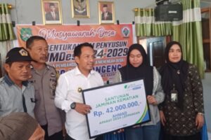 BPJS Tenaga Kerja Kab. Sidenreng Rappang Serahkan Santunan Kematian Rp42 Juta kepada Keluarga Almarhum Ahmad