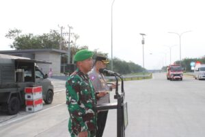 Polres Simalungun Gelar Apel Pasukan Kesiapan Simulasi Pengamanan VVIP Kunjungan Presiden Jokowi dalam Rangka Peresmian Pintu Tol Sinaksak