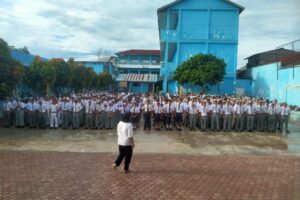 Kapolsek Tanah Jawa Pimpin Upacara di Yayasan Bina Guna, Sampaikan Pesan Penting untuk Pelajar