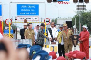 Bupati Simalungun Dampingi Presiden RI Resmikan Jalan Tol Trans Sumatera