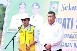 Bupati Simalungun Letakkan Batu Pertama Pembangunan Stadion Mini di Pamatang Raya