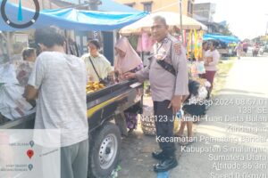 Polsek Perdagangan Gelar Patroli Dialogis di Pajak Tradisional Pematang Bandar untuk Jaga Kamtibmas Jelang Pemilu 2024