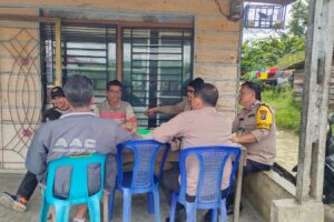 Polsek Parapat Gelar Patroli Dialogis di Desa Mekar Sari Sipangan Bolon untuk Jaga Ketertiban Jelang Pilkada Simalungun