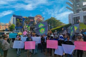 Paguyuban SAKTI ( Sadulur Khanti Tujuan Siji) Turut Aksi Damai Di Depan Tugu Landmark Cilegon