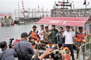Pemkab Simalungun Terima Hibah 1 Unit Kapal Ponton Dari KASAD TNI AD