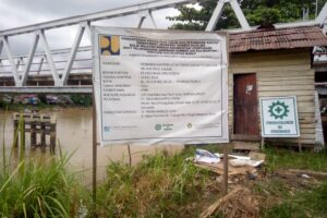 Belum Terlihat Aktivitas Pekerjaan Pembangunan Perkuatan Tebing Sungai Melawi