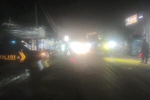 Polsek Tanah Jawa Laksanakan Razia dan Patroli Antisipasi Geng Motor, Polri Wujudkan Keamanan di Wilayah Hukum Tanah Jawa