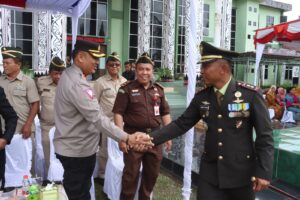 Sinergitas TNI-Polri, Kapolres Simalungun Ikuti Upacara Peringatan HUT Ke-79 TNI di Kodim 0207/SML