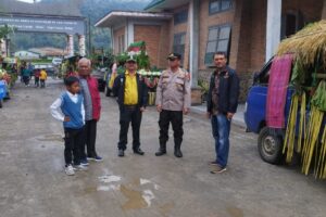 Polsek Saribudolok Gelar Pengamanan Pawai Pesta Pelindung dan Pariama di Gereja Katolik Asisi Saribudolok